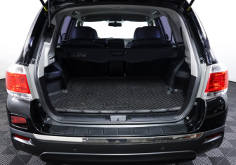 Подержанный автомобиль Toyota Highlander 2012 года (9 фото)