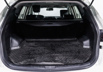 Подержанный автомобиль Hyundai Santa Fe 2012 года (17 фото)