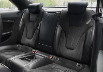 Подержанный автомобиль Audi RS 5 Coupe 2011 года (8 фото)