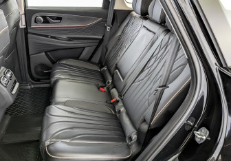 Подержанный автомобиль Jaecoo J8 2024 года (12 фото)