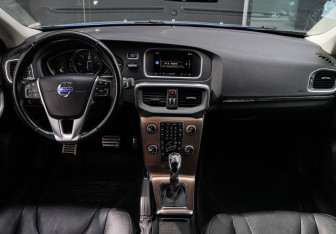 Подержанный автомобиль Volvo V40 Hatchback 2014 года (9 фото)