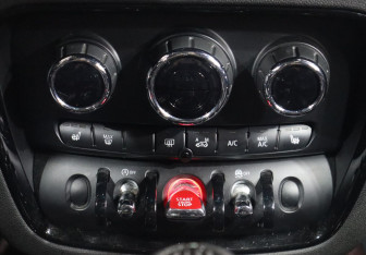 Подержанный автомобиль MINI Clubman Wagon 2016 года (19 фото)