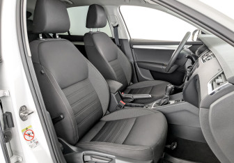 Подержанный автомобиль Skoda Octavia Liftback 2018 года (19 фото)