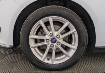 Подержанный автомобиль Ford Focus Sedan 2019 года (12 фото)