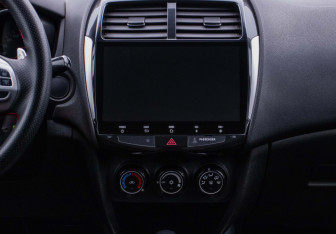 Подержанный автомобиль Mitsubishi ASX 2011 года (14 фото)