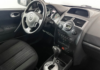 Подержанный автомобиль Renault Megane Sedan 2008 года (9 фото)