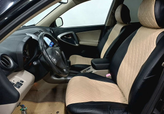 Подержанный автомобиль Toyota RAV4 2007 года (22 фото)