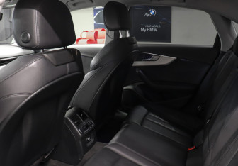 Подержанный автомобиль Audi A4 Sedan 2016 года (10 фото)