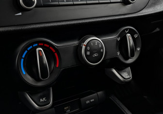 Подержанный автомобиль Kia Rio Hatchback 2021 года (20 фото)