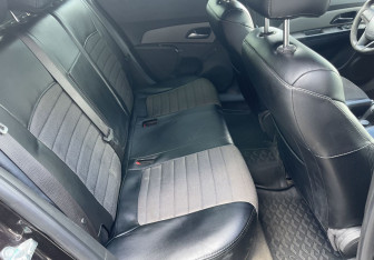 Подержанный автомобиль Chevrolet Cruze Hatchback 2014 года (11 фото)