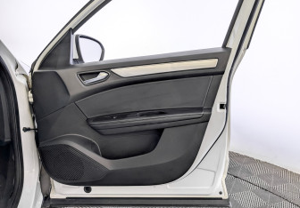 Подержанный автомобиль Renault Arkana 2019 года (24 фото)