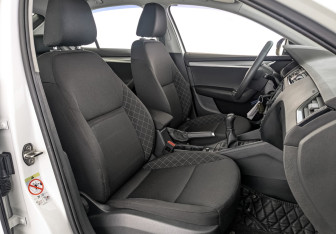 Подержанный автомобиль Skoda Octavia Liftback 2020 года (23 фото)