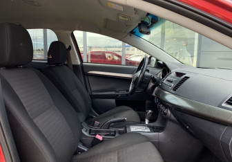 Подержанный автомобиль Mitsubishi Lancer Sedan 2012 года (19 фото)