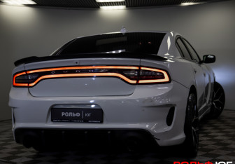 Подержанный автомобиль Dodge Charger Sedan 2017 года (17 фото)