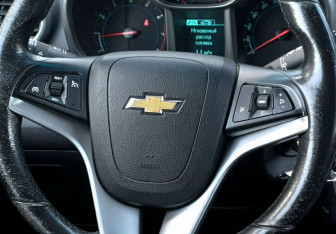 Подержанный автомобиль Chevrolet Orlando 2014 года (13 фото)