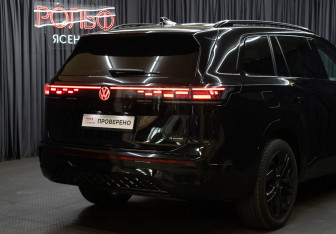 Подержанный автомобиль Volkswagen Teramont 2025 года (29 фото)