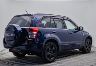 Подержанный автомобиль Suzuki Grand Vitara 2007 года (5 фото)