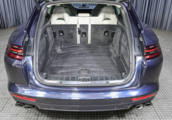 Подержанный автомобиль Porsche Panamera Wagon 2019 года (10 фото)