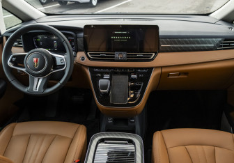 Новый Hongqi HQ9 2025 (17 фото)