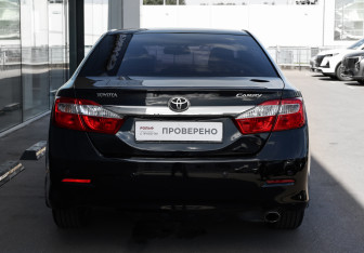 Подержанный автомобиль Toyota Camry Sedan 2014 года (6 фото)