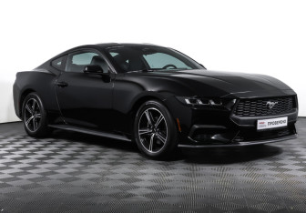 Подержанный автомобиль Ford Mustang Coupe 2023 года (3 фото)