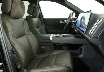 Подержанный автомобиль LiXiang L9 2024 года (15 фото)