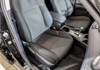 Подержанный автомобиль Toyota RAV4 2018 года (23 фото)