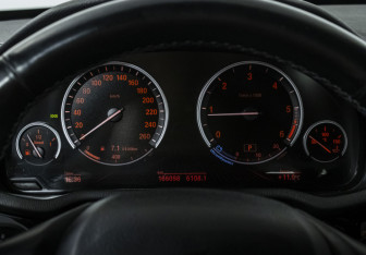 Подержанный автомобиль BMW X3 2016 года (13 фото)