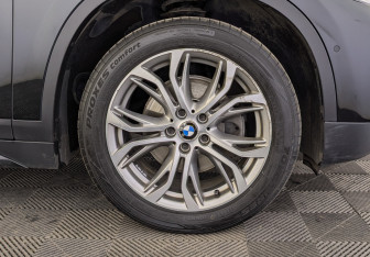 Подержанный автомобиль BMW X1 2018 года (12 фото)