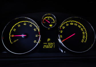 Подержанный автомобиль Opel Antara 2012 года (16 фото)