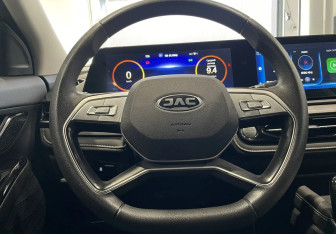 Подержанный автомобиль JAC JS6 2023 года (14 фото)