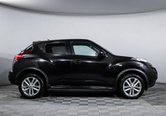 Подержанный автомобиль Nissan Juke 2012 года (4 фото)