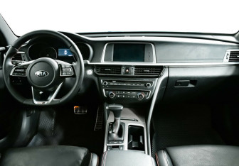Подержанный автомобиль Kia Optima Sedan 2018 года (9 фото)