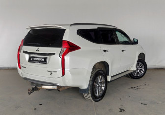 Подержанный автомобиль Mitsubishi Pajero Sport 2017 года (6 фото)