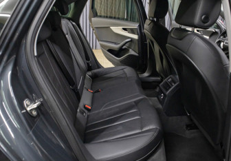 Подержанный автомобиль Audi A4 Sedan 2019 года (12 фото)