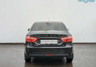 Подержанный автомобиль LADA (ВАЗ) Vesta Sedan 2017 года (6 фото)