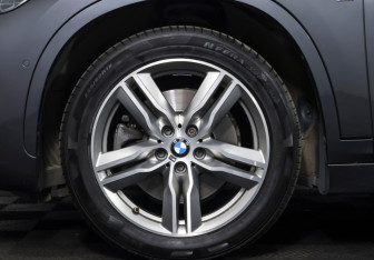Подержанный автомобиль BMW X1 2019 года (21 фото)