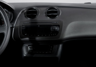 Подержанный автомобиль SEAT Ibiza Hatchback 2012 года (13 фото)