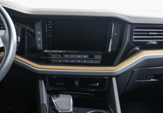 Подержанный автомобиль Volkswagen Touareg 2018 года (9 фото)