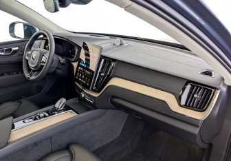 Новый Volvo XC60 2025 (9 фото)