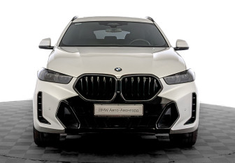 Подержанный автомобиль BMW X6 2023 года (2 фото)