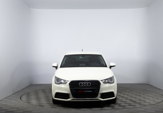 Подержанный автомобиль Audi A1 2011 года (2 фото)