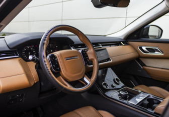 Подержанный автомобиль Land Rover Range Rover Velar 2017 года (9 фото)