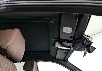 Подержанный автомобиль BMW X6 2025 года (22 фото)