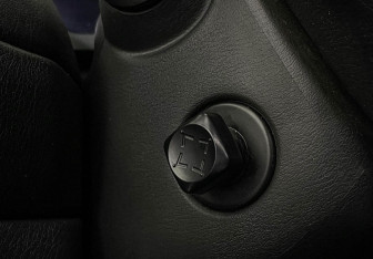 Подержанный автомобиль Nissan Pathfinder 2015 года (17 фото)