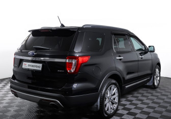 Подержанный автомобиль Ford Explorer 2017 года (5 фото)