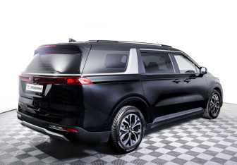 Подержанный автомобиль Kia Carnival 2020 года (5 фото)