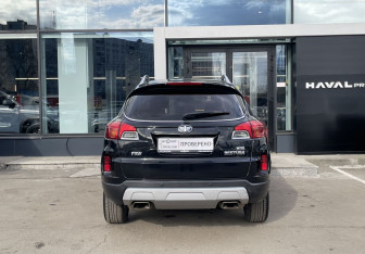 Подержанный автомобиль FAW Besturn X80 2017 года (6 фото)