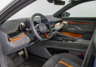 Подержанный автомобиль Zeekr 001 2023 года (10 фото)