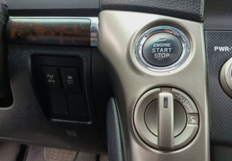 Подержанный автомобиль Toyota Land Cruiser Suv 2008 года (15 фото)
